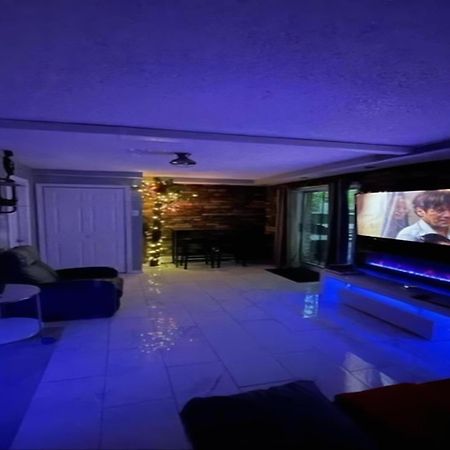 Brooklyn Spacious Space With Private Entrance, Bathroom, & Backyard - Full-Kitchen New York Eksteriør billede