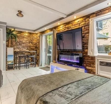 Brooklyn Spacious Space With Private Entrance, Bathroom, & Backyard - Full-Kitchen New York Eksteriør billede