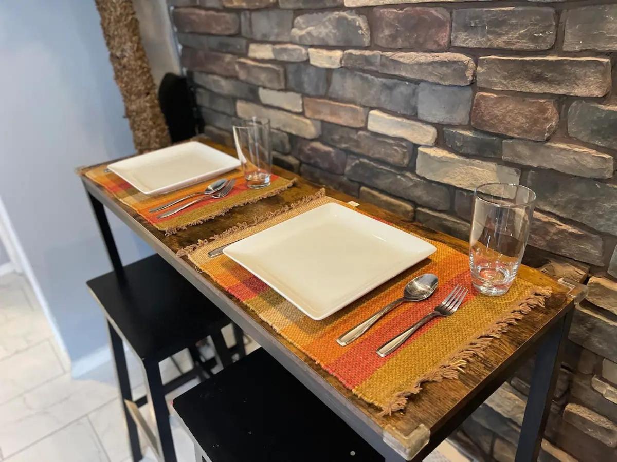 Brooklyn Spacious Space With Private Entrance, Bathroom, & Backyard - Full-Kitchen New York Eksteriør billede