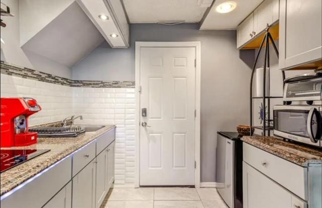 Brooklyn Spacious Space With Private Entrance, Bathroom, & Backyard - Full-Kitchen New York Eksteriør billede