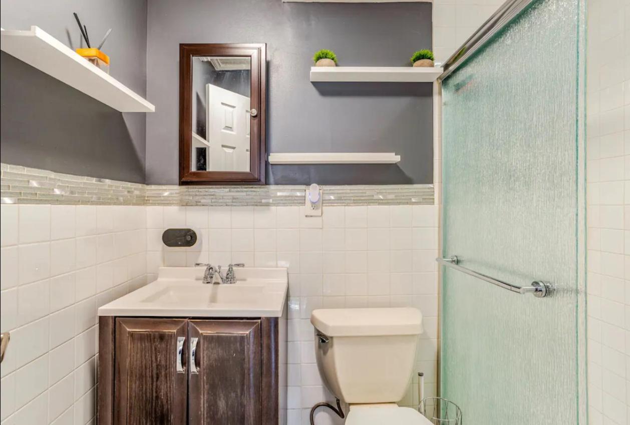 Brooklyn Spacious Space With Private Entrance, Bathroom, & Backyard - Full-Kitchen New York Eksteriør billede